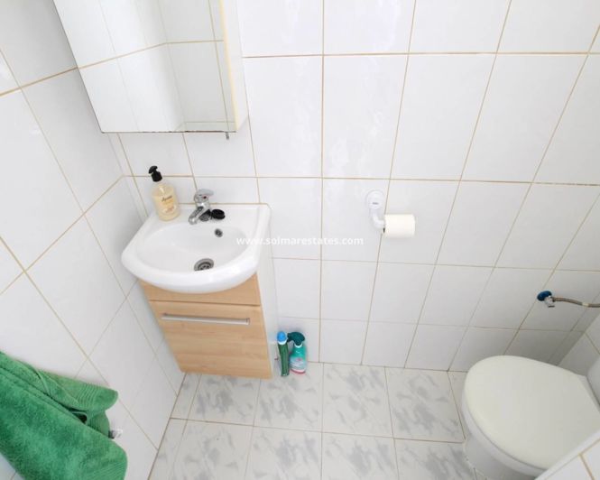 Image No.16-2 Bed Townhouse for sale