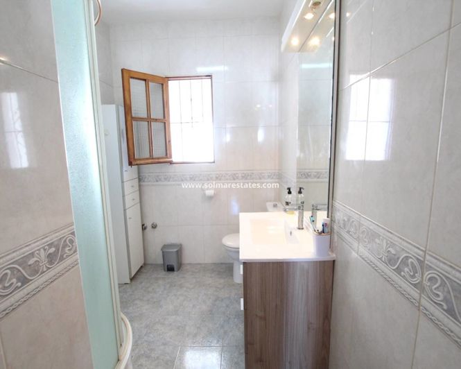 Image No.19-2 Bed Townhouse for sale