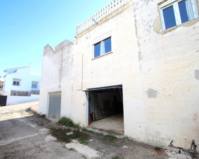 Image No.35-2 Bed Townhouse for sale