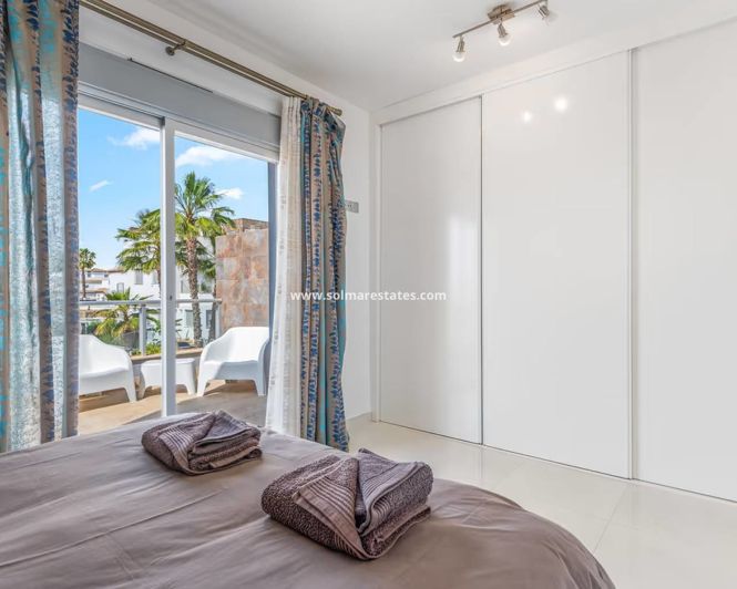 Image No.10-3 Bed House for sale