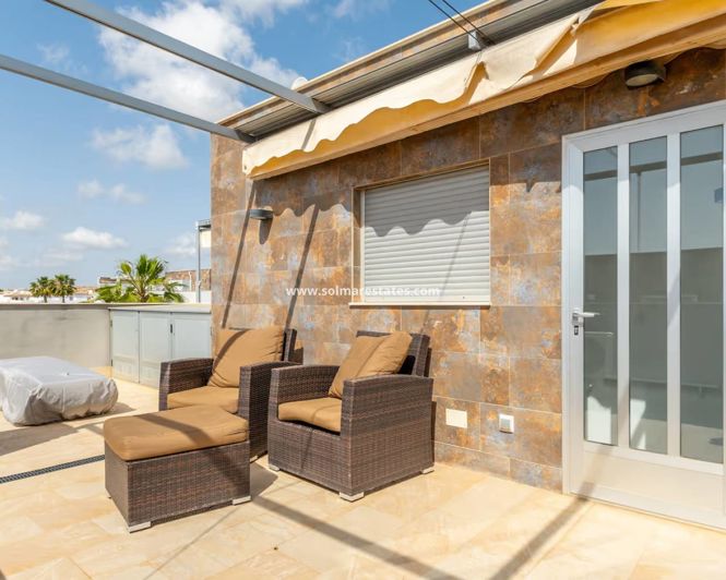 Image No.17-3 Bed House for sale