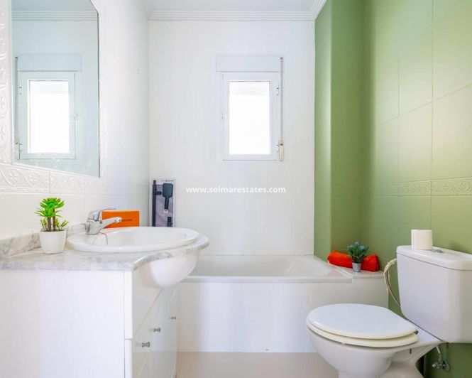 Image No.21-2 Bed Townhouse for sale