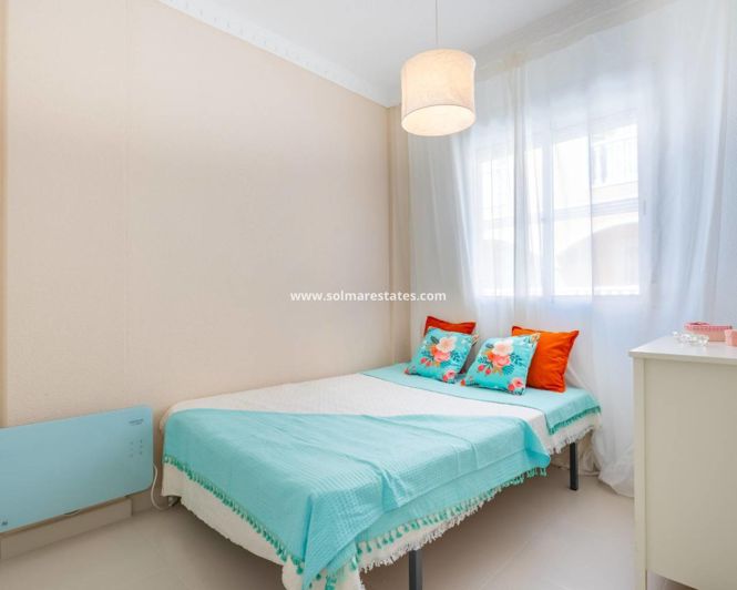 Image No.8-2 Bed Townhouse for sale