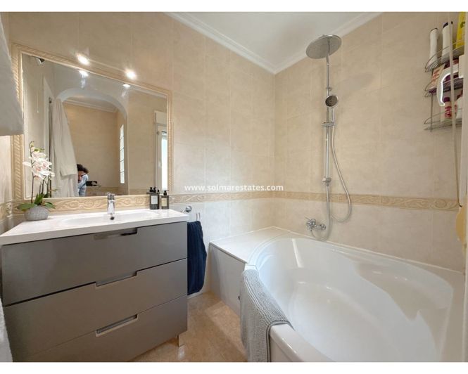 Image No.27-2 Bed Townhouse for sale