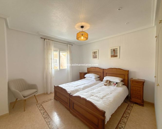 Image No.28-2 Bed Townhouse for sale