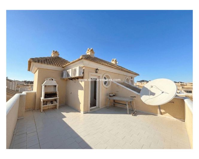 Image No.32-2 Bed Townhouse for sale