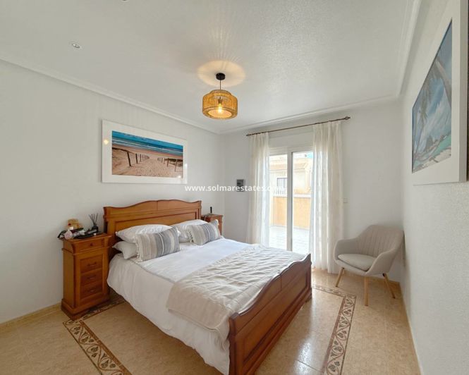 Image No.4-2 Bed Townhouse for sale