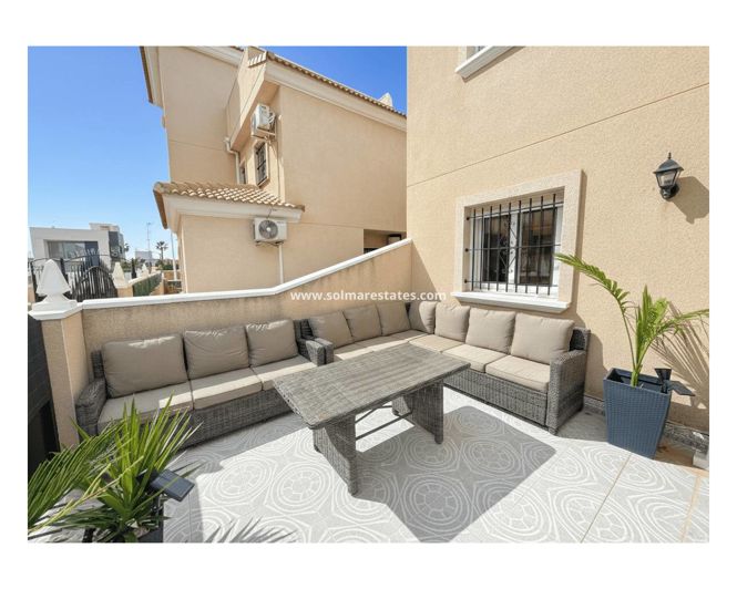 Image No.8-2 Bed Townhouse for sale