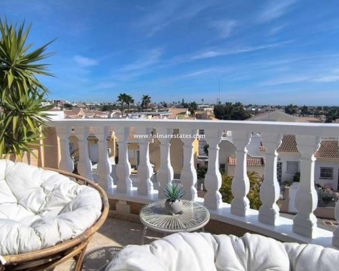 Image No.31-2 Bed Townhouse for sale