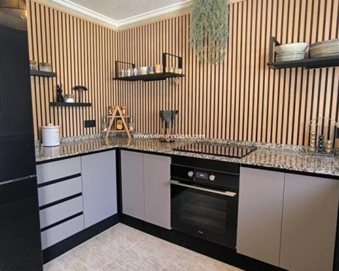 Image No.4-2 Bed Townhouse for sale