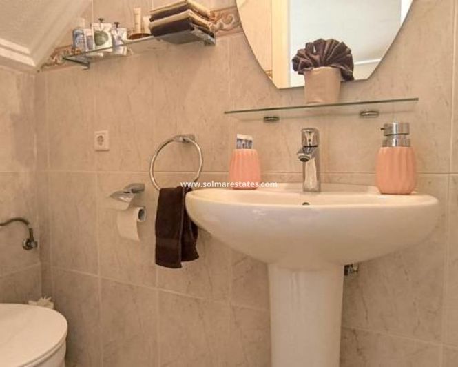 Image No.5-2 Bed Townhouse for sale