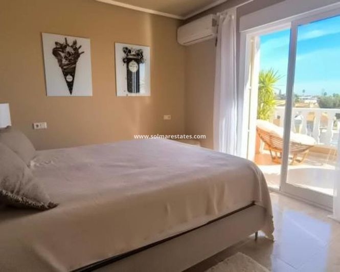 Image No.8-2 Bed Townhouse for sale