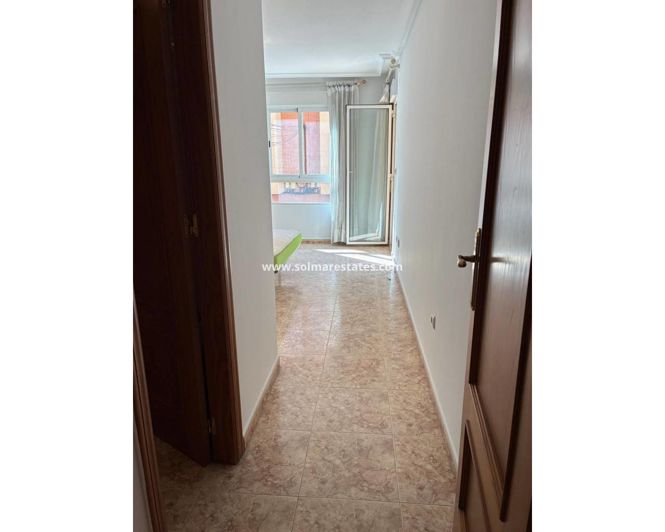 Image No.24-3 Bed Apartment for sale