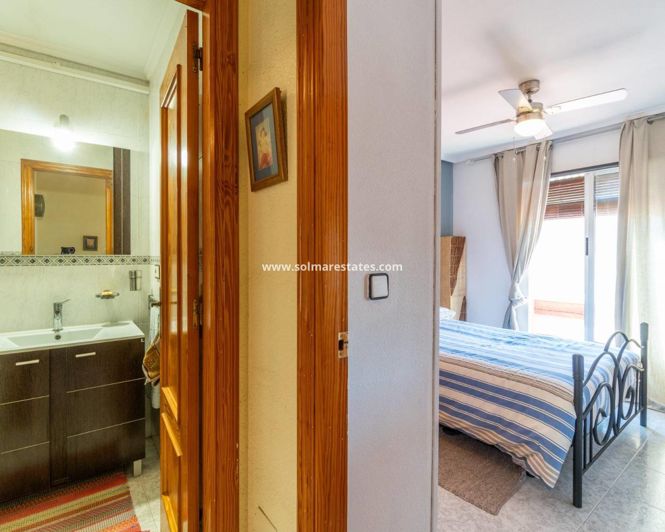 Image No.20-2 Bed Townhouse for sale