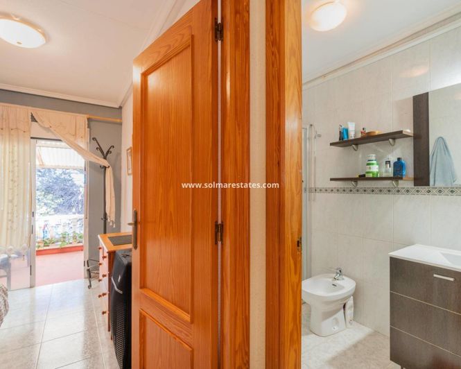 Image No.21-2 Bed Townhouse for sale