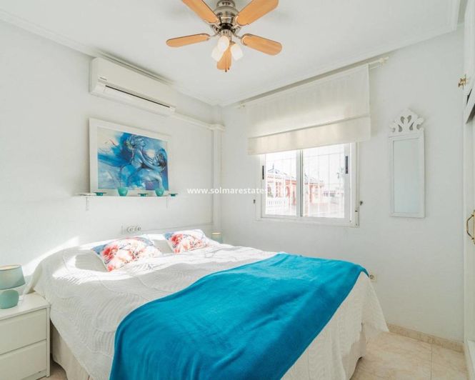 Image No.18-2 Bed House for sale