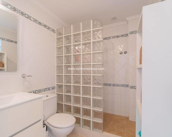 Image No.20-2 Bed House for sale