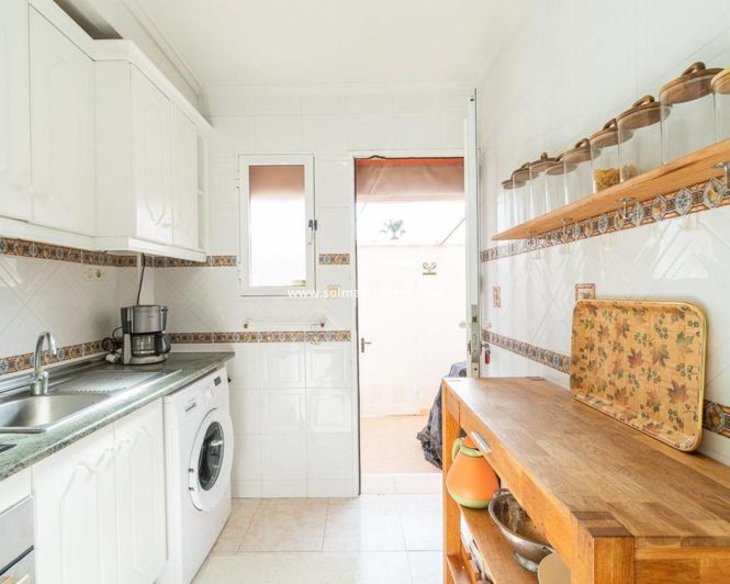 Image No.4-2 Bed House for sale