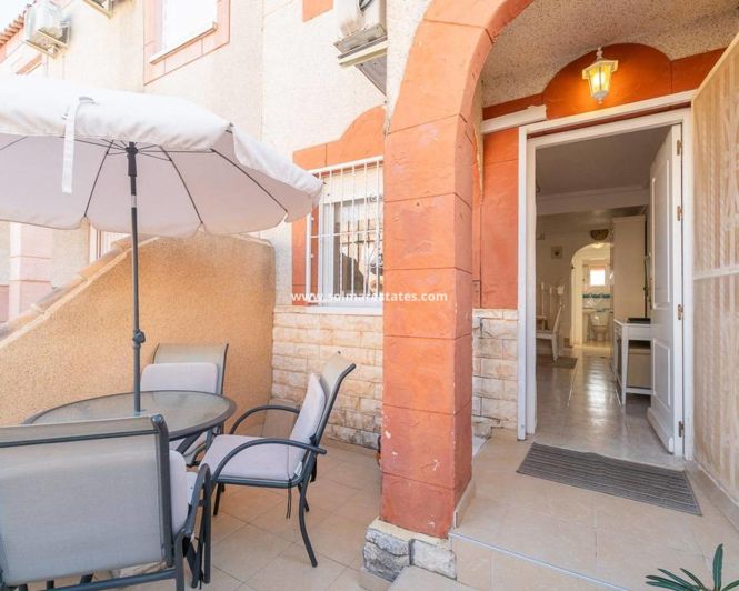 Image No.5-2 Bed House for sale