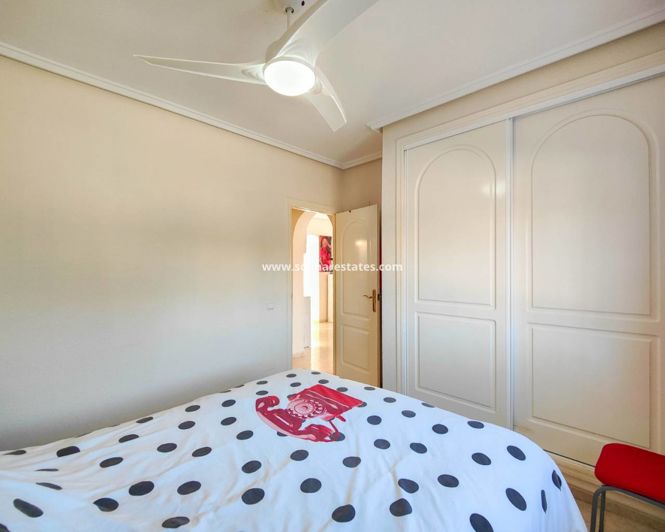 Image No.38-2 Bed House for sale