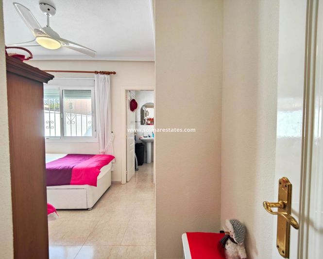 Image No.40-2 Bed House for sale