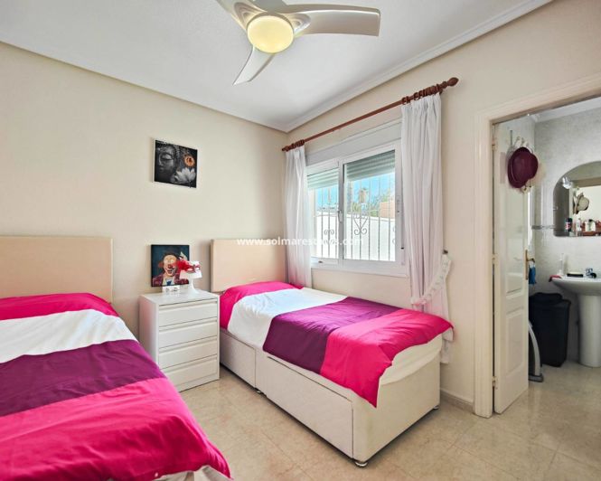 Image No.41-2 Bed House for sale