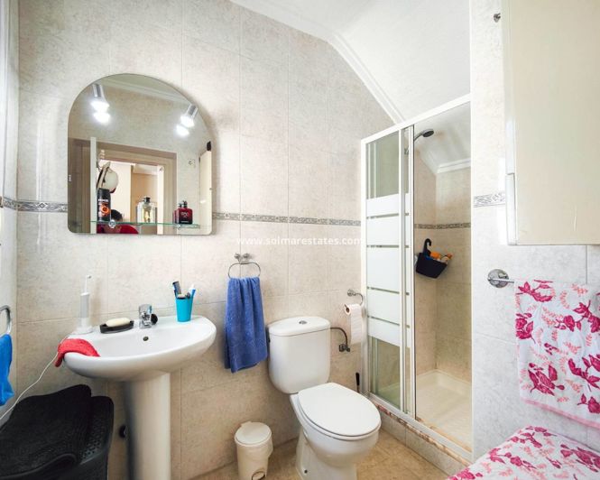 Image No.44-2 Bed House for sale