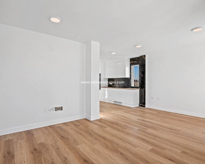 Image No.10-3 Bed House for sale