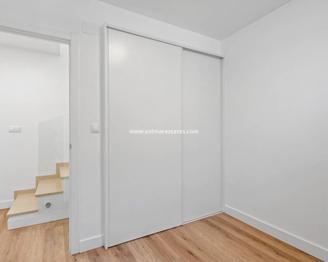 Image No.26-3 Bed House for sale