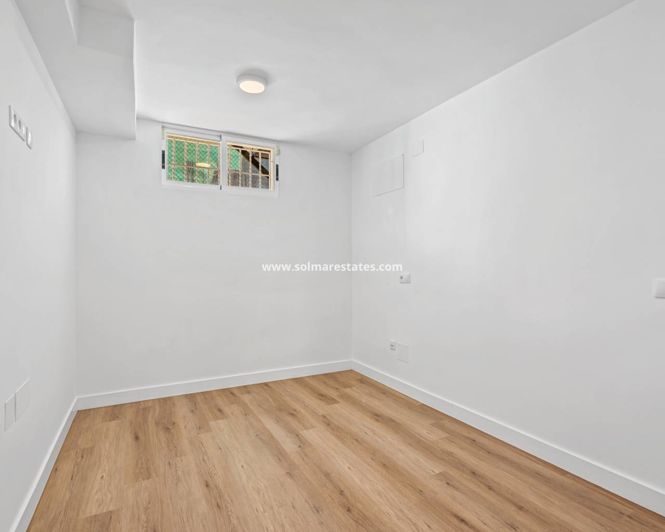 Image No.29-3 Bed House for sale