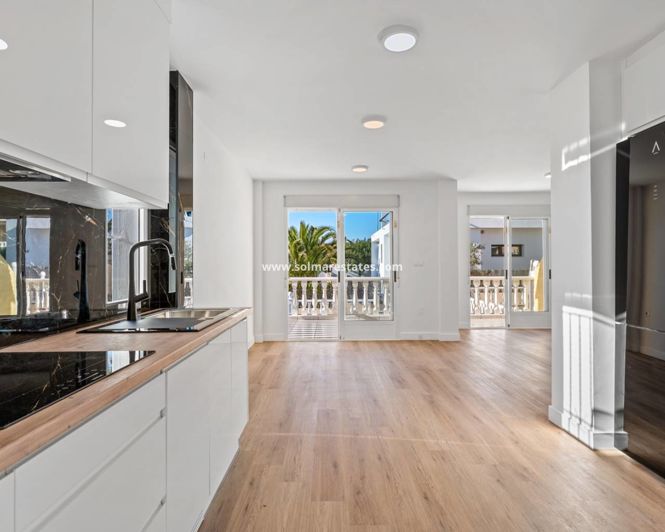 Image No.3-3 Bed House for sale