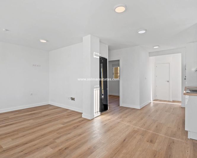 Image No.7-3 Bed House for sale