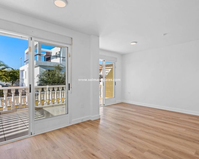 Image No.9-3 Bed House for sale