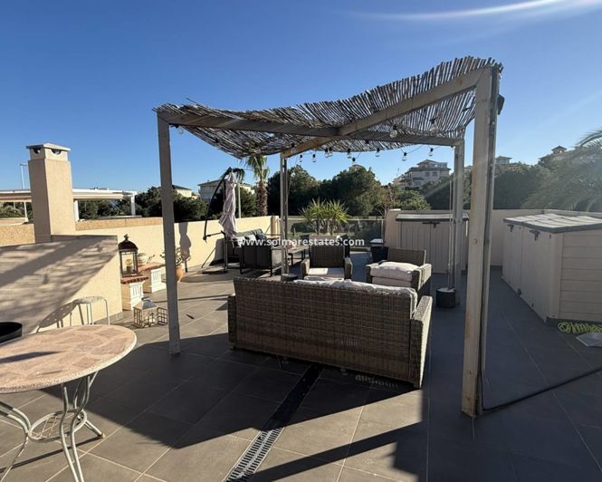 Image No.17-3 Bed Villa for sale