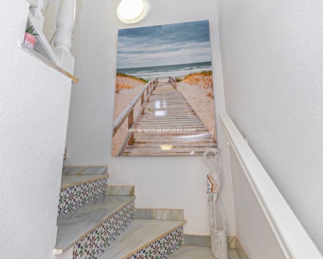 Image No.17-2 Bed House for sale