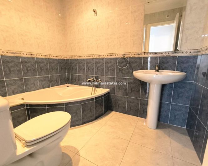 Image No.9-3 Bed Apartment for sale