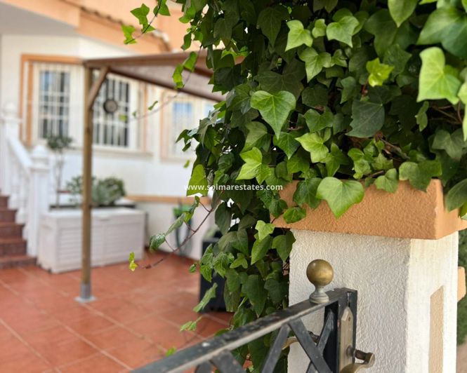 Image No.12-4 Bed Townhouse for sale