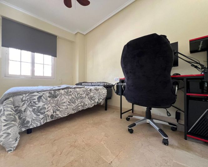 Image No.23-4 Bed Townhouse for sale