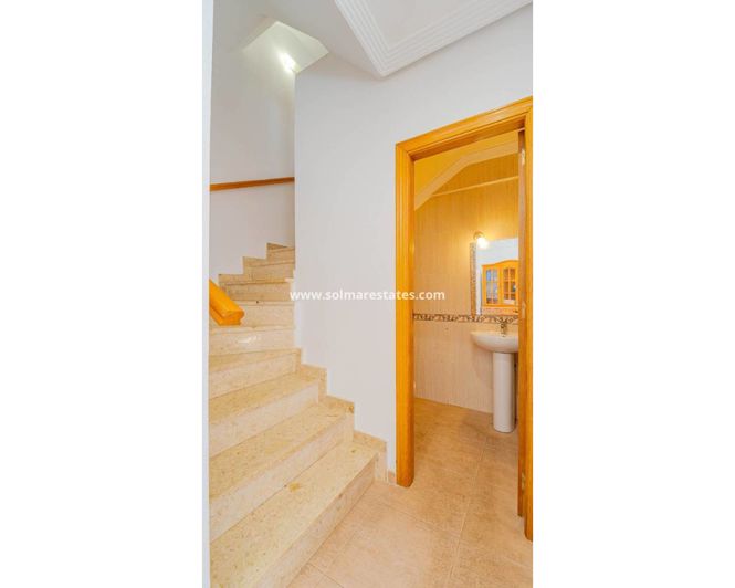 Image No.15-2 Bed Townhouse for sale