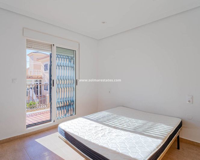 Image No.21-2 Bed Townhouse for sale