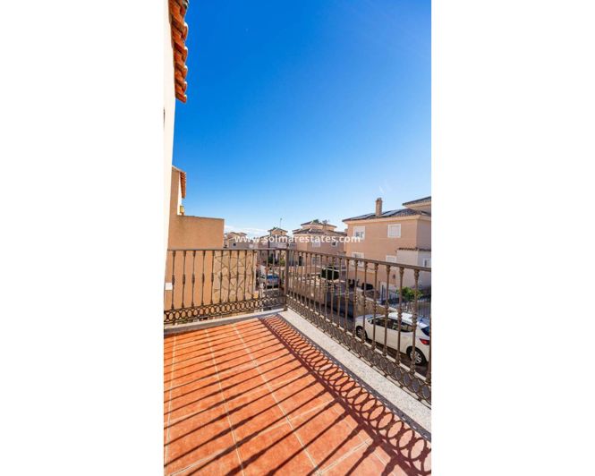 Image No.23-2 Bed Townhouse for sale