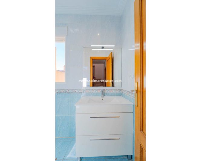 Image No.26-2 Bed Townhouse for sale