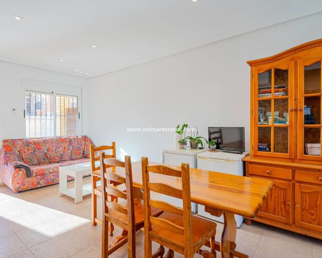 Image No.3-2 Bed Townhouse for sale