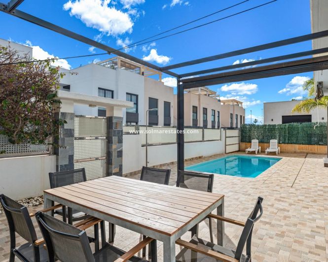 Image No.24-3 Bed Villa for sale