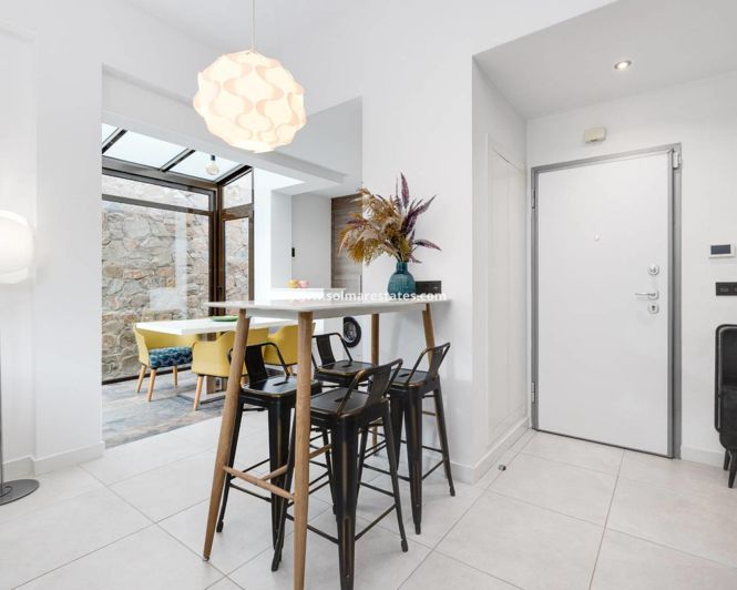 Image No.13-2 Bed Townhouse for sale