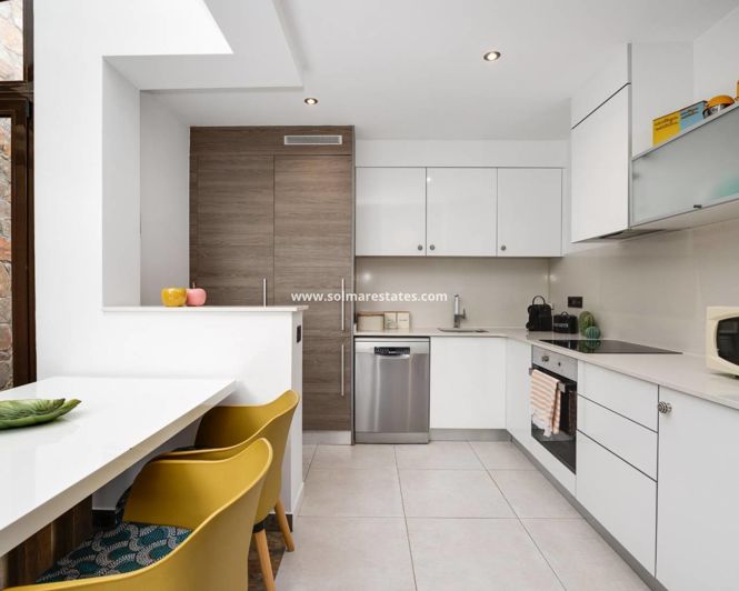 Image No.16-2 Bed Townhouse for sale