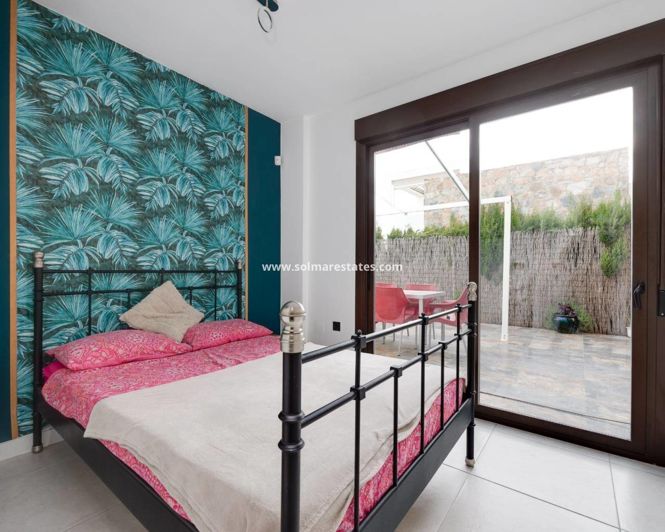 Image No.21-2 Bed Townhouse for sale