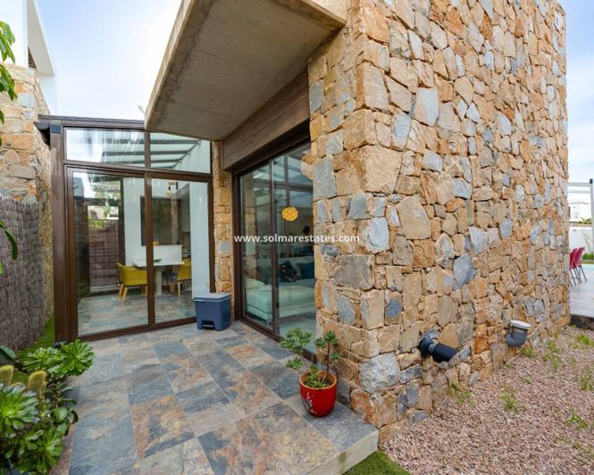 Image No.30-2 Bed Townhouse for sale