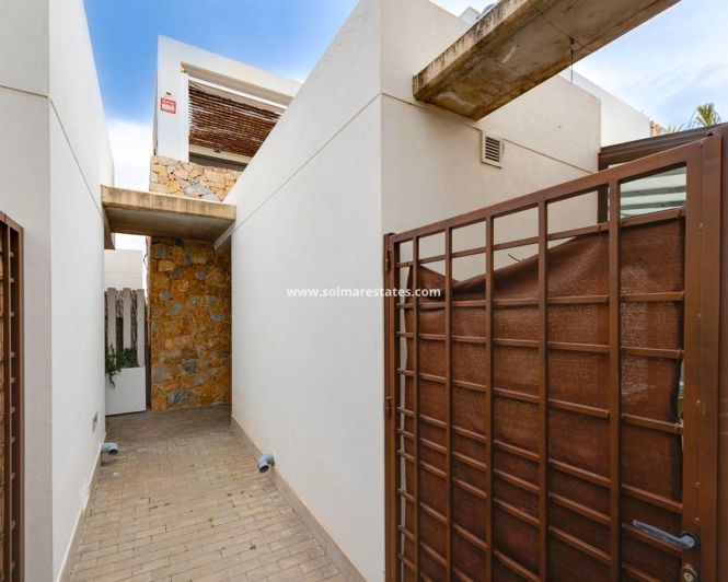 Image No.36-2 Bed Townhouse for sale