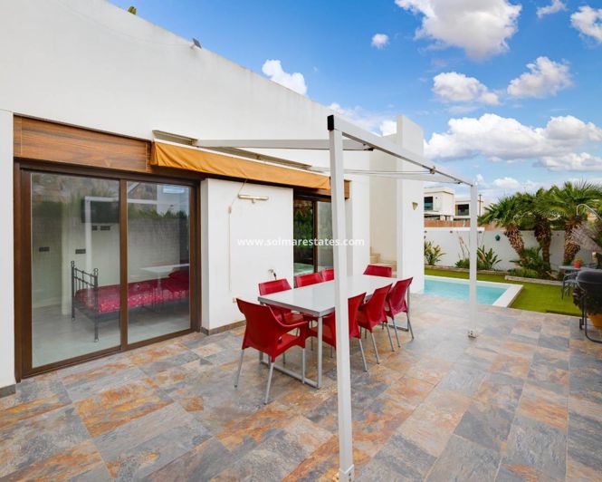 Image No.4-2 Bed Townhouse for sale